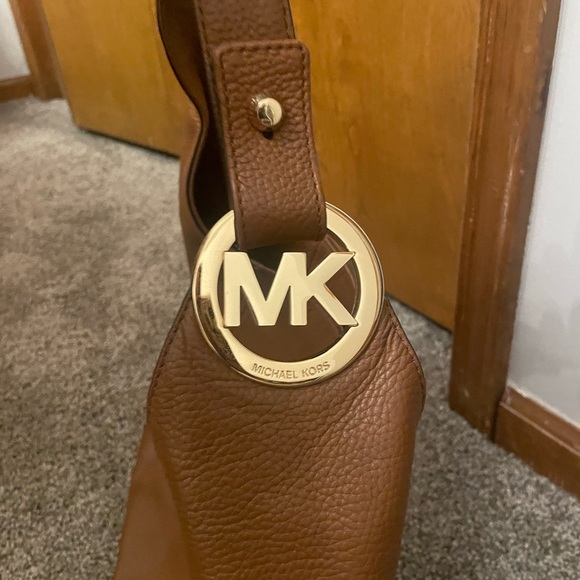 NWOT Micheal Kors hobo purse, Excellent condition - Picture 3 of 5